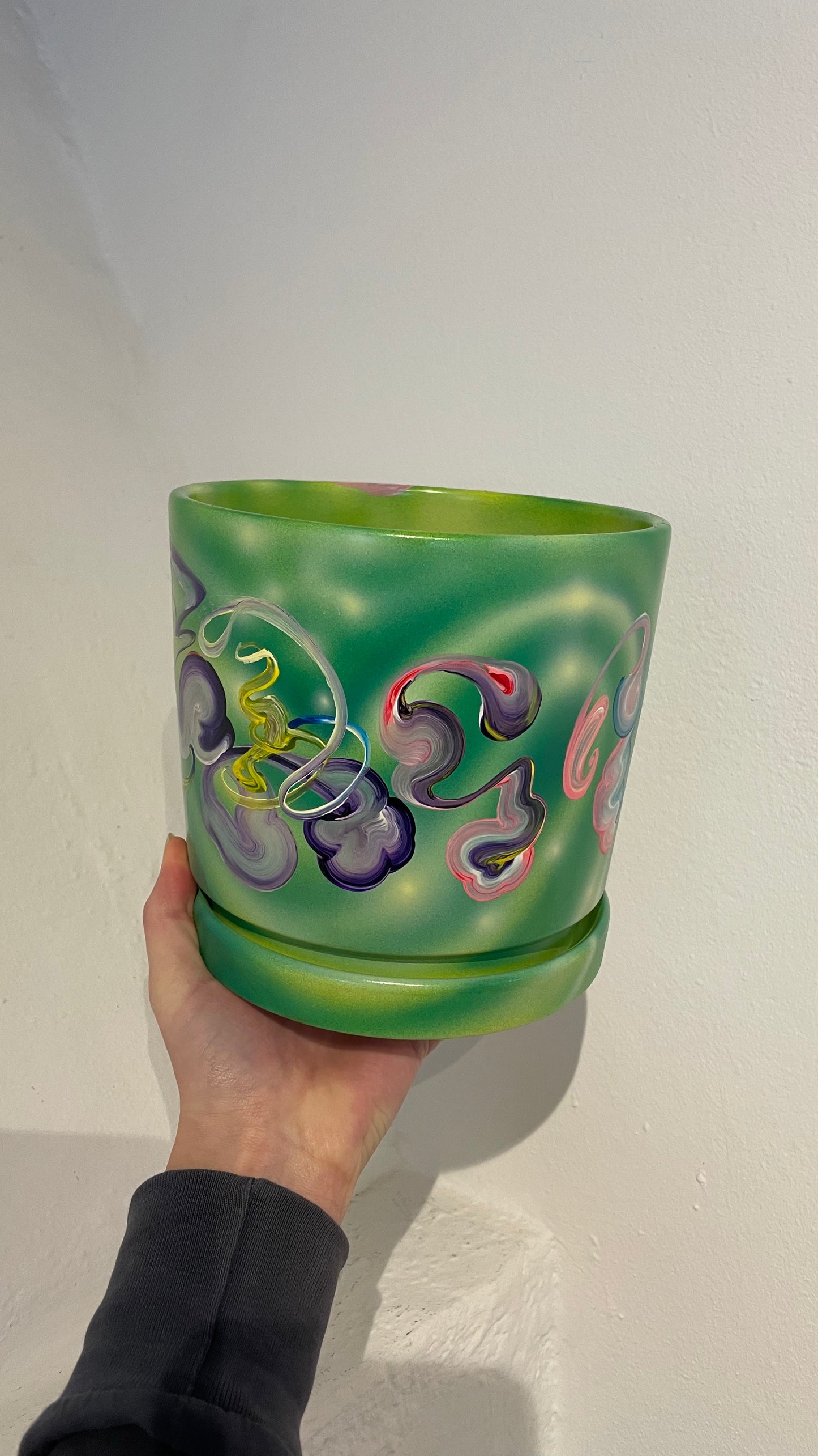 Handpainted Pot 16cm