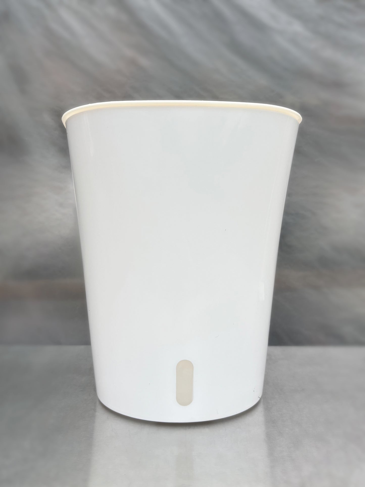 Self-watering planter pot